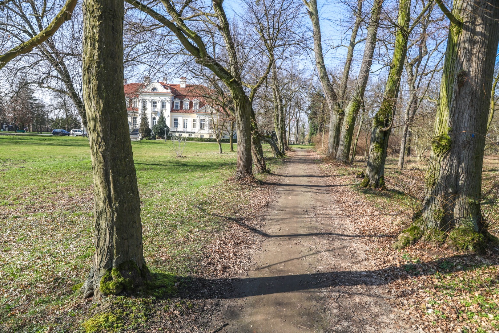 Zwiedź Pałac w Winnej Górze razem z Generałem Dąbrowskim